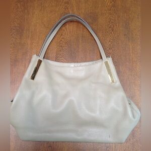Vince Camuto Genuine Leather all year round shoulder bag. Hobo. Color:Kangaroo.